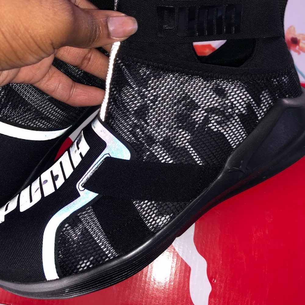 Shoes - Picture 2 of 4